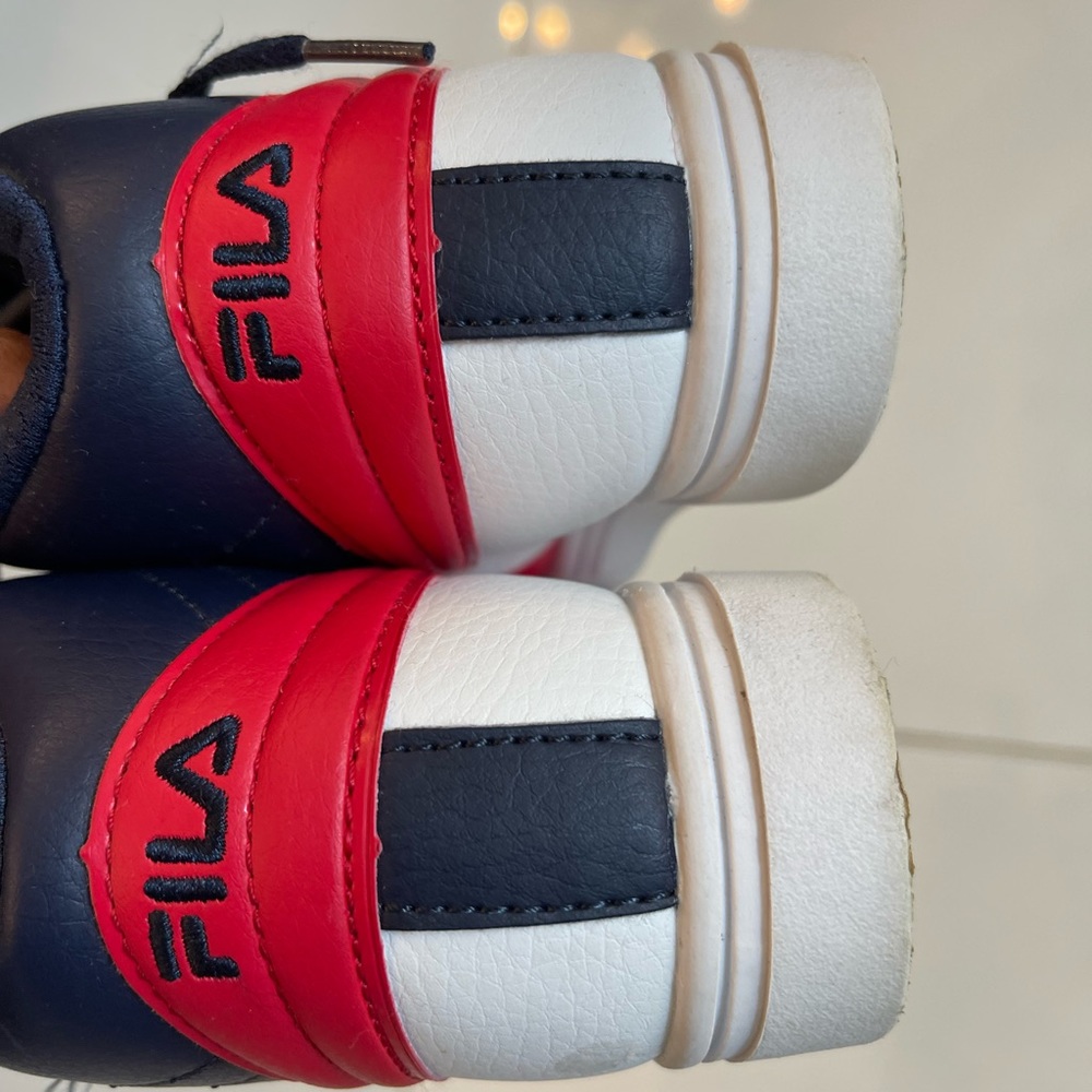 Fila - Picture 3 of 4
